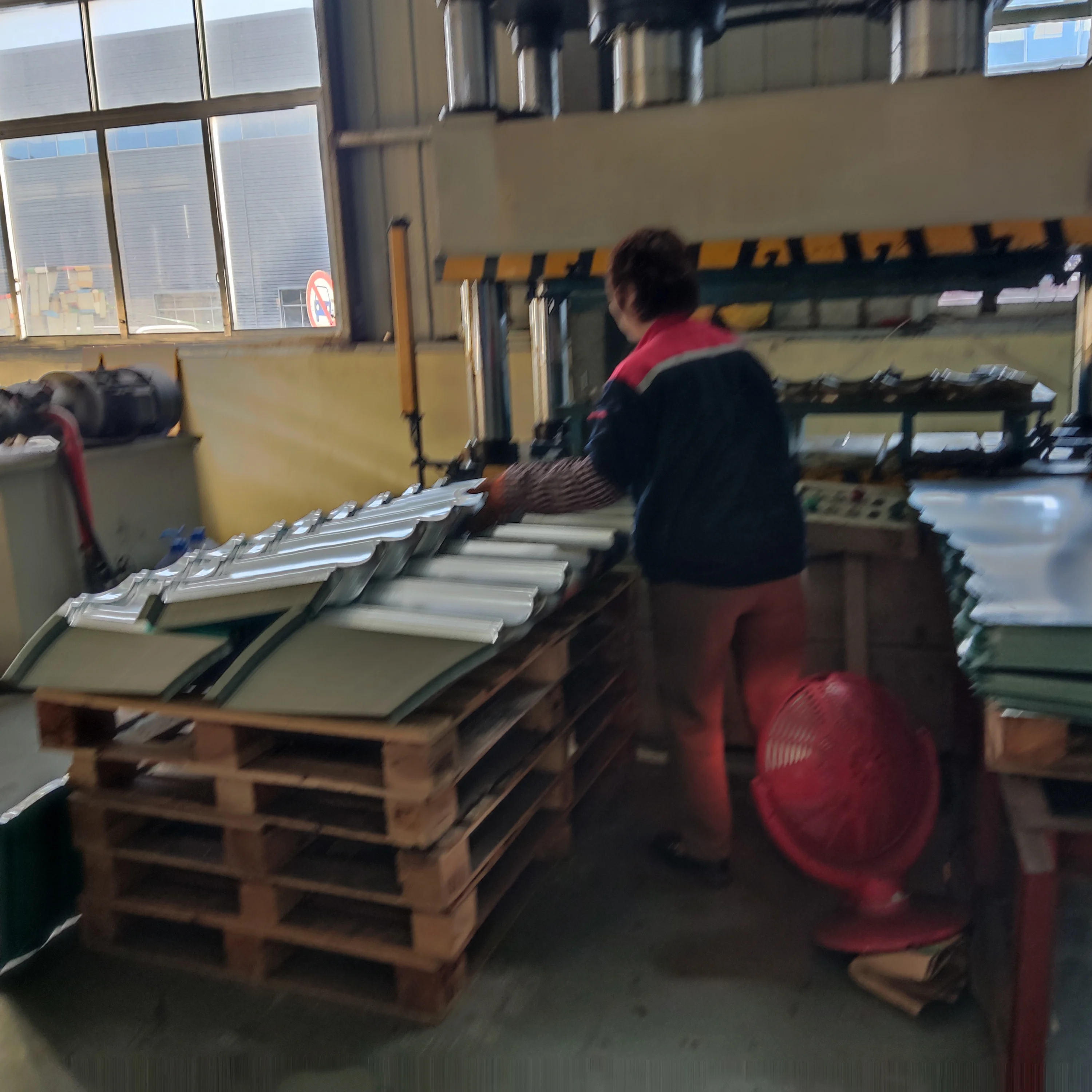 New Arrival Composite Slate Roof Tiles Colorful Stone Coated Steel Roofing Tile