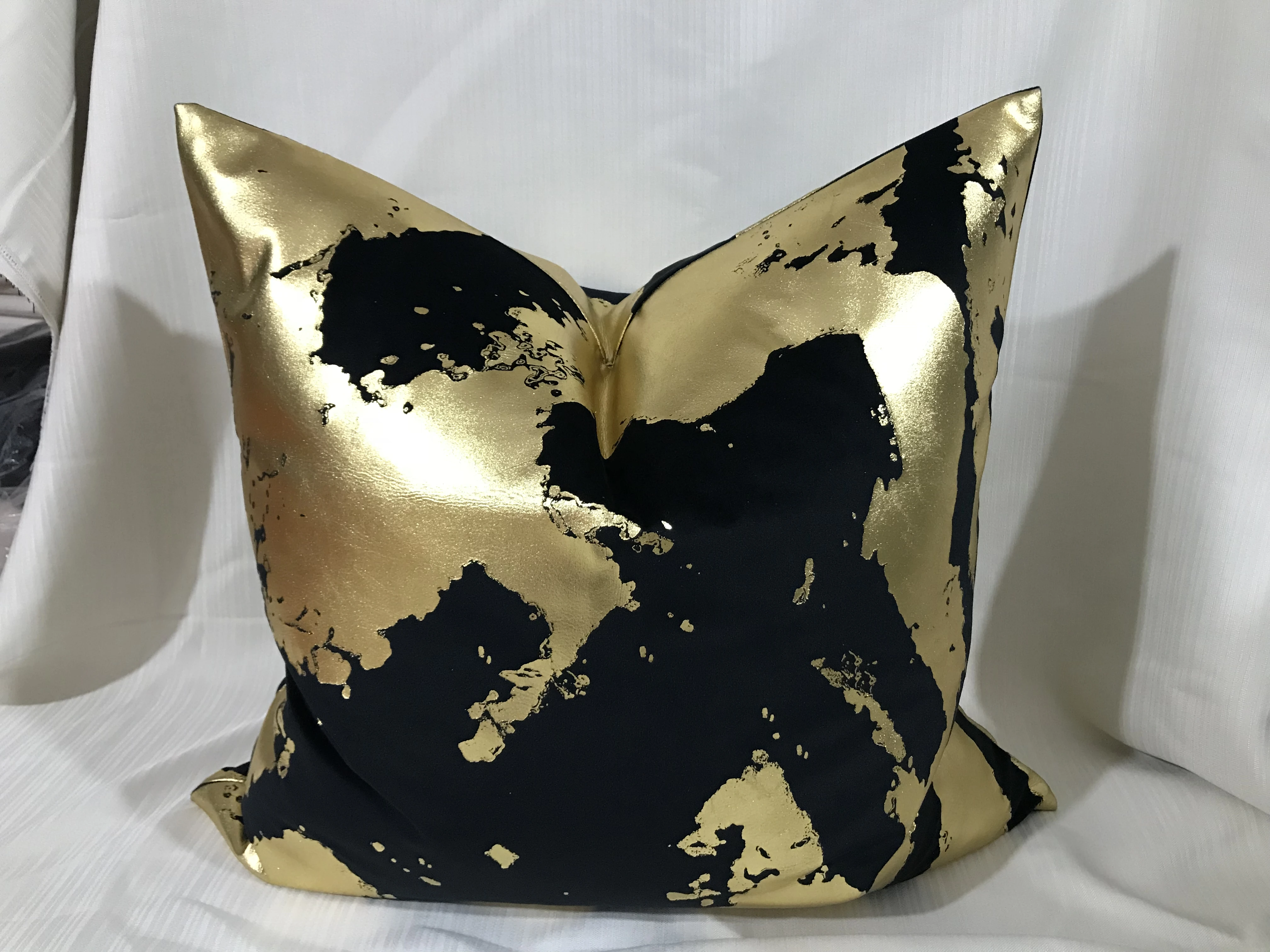 Grey color with Foil Gilding printing Custom detachable decorative square pillow 60 * 60cm sofa decoration