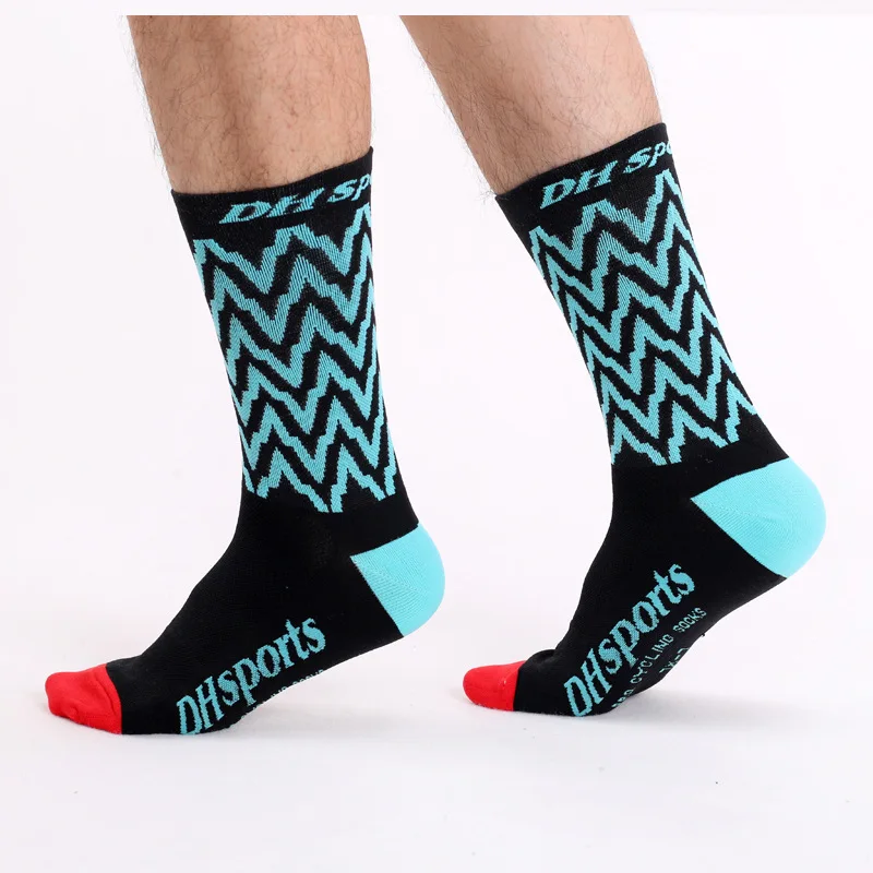 wholesales custom logo socks mtb  knee-high stockings  running basketball elastic breathable sock