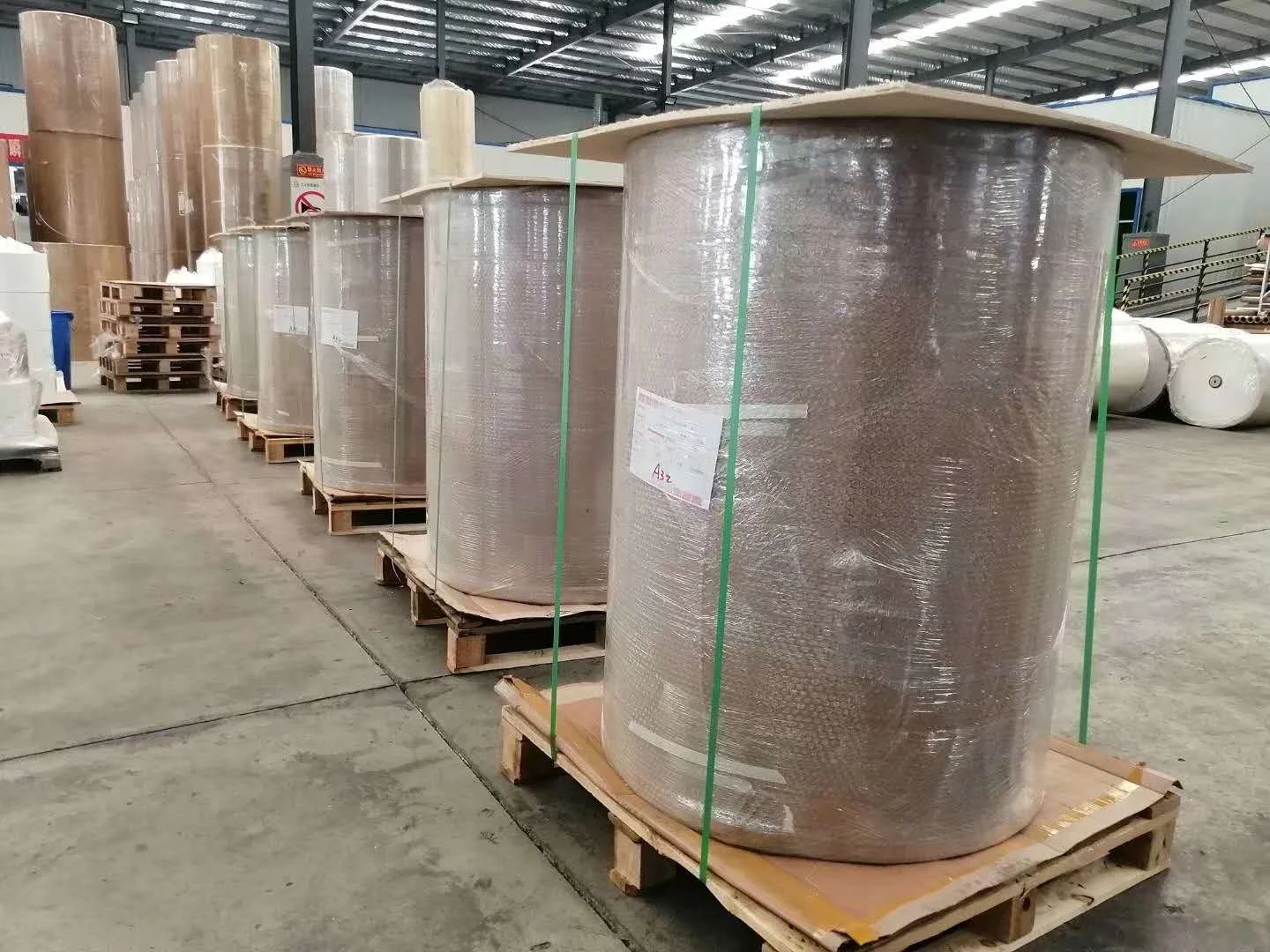 Matte/Glossy Self-adhesive paper/ Sticker Paper in Factory Price