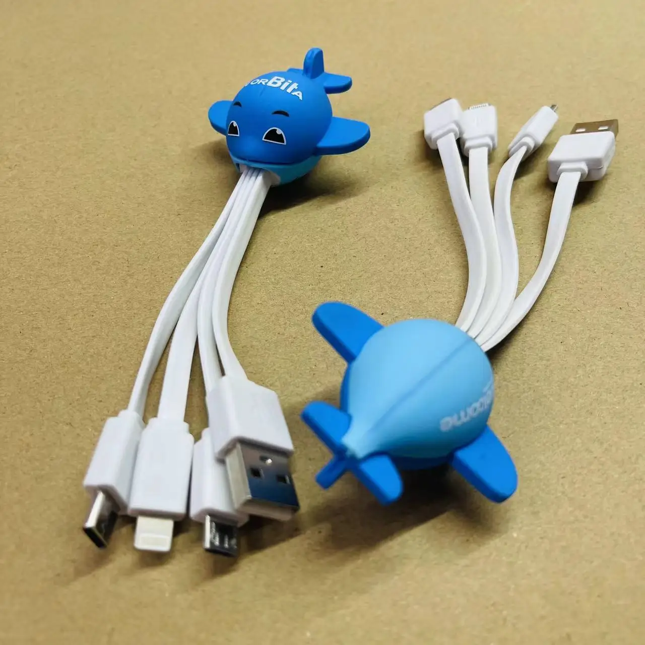 Customized heart-shaped 3-in-1 fast charging cable, plastic heart-shaped flat cable, mobile phone fast charging cable