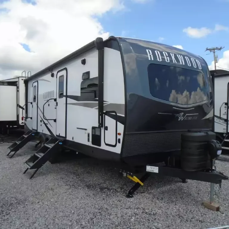 2024-2020 лесной речной туристический ПРИЦЕП RV Rockwood Ultra Lite 2608BS