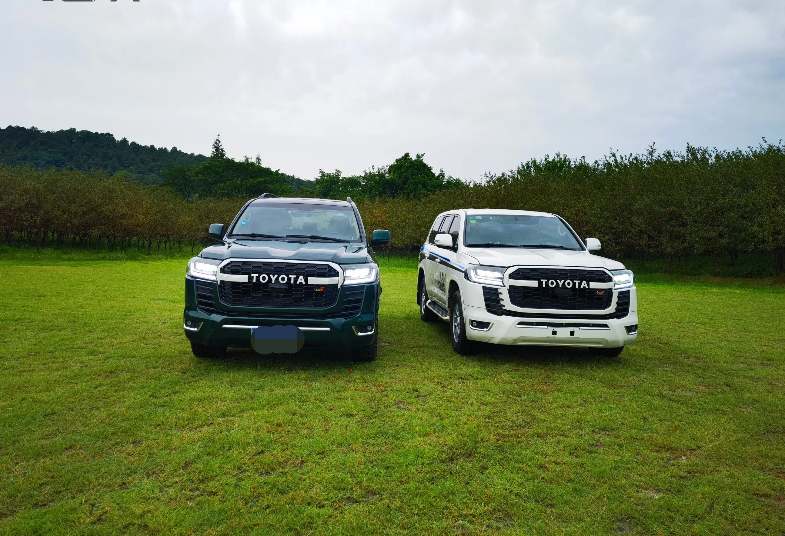 For TOYOTA Land Cruiser LC200 to LC300 upgrade body kits GR