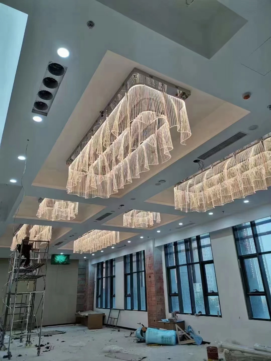 Non standard custom big hotel banquet chandelier professional factory supply certificates available