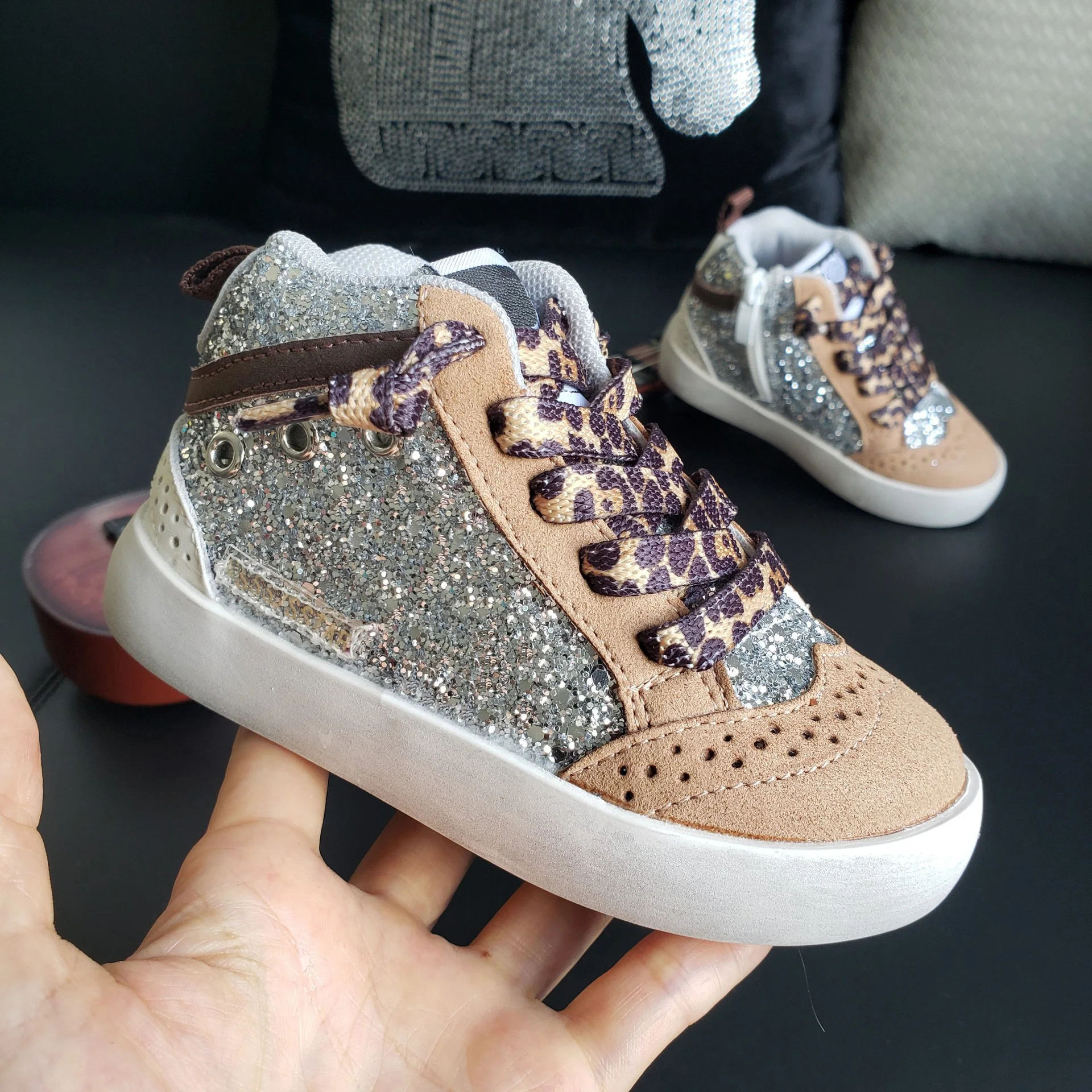 Brand New Luxury Glitter Leather Kids Sneakers Girls Boy Sequin Star Kids High Top Star Trainers Soft Sole Small Casual Shoes
