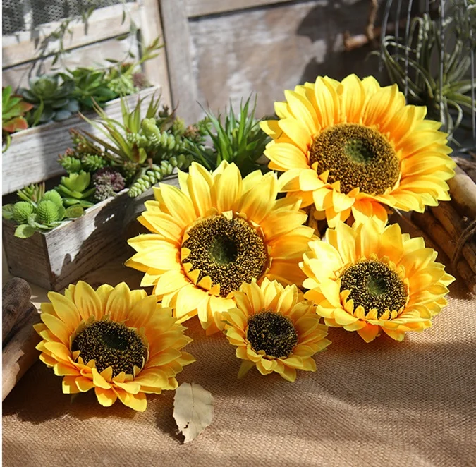 Artificial Sunflowers Single Stem Yellow Silk Flower Bouquet Artificial Sunflowers For Indoor and Outdoors Decor