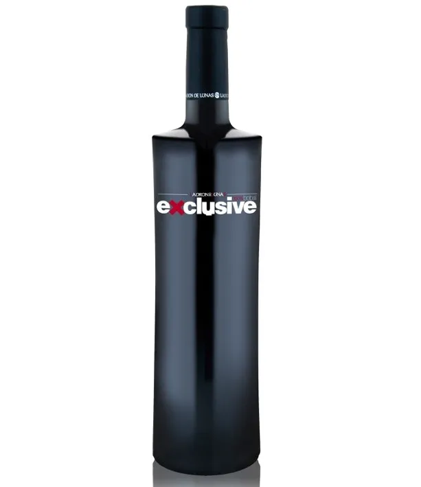 Exclusive BOBAL variety. Requena Utiel Spain. Awarded red wine. drinks red for export. alcoholic