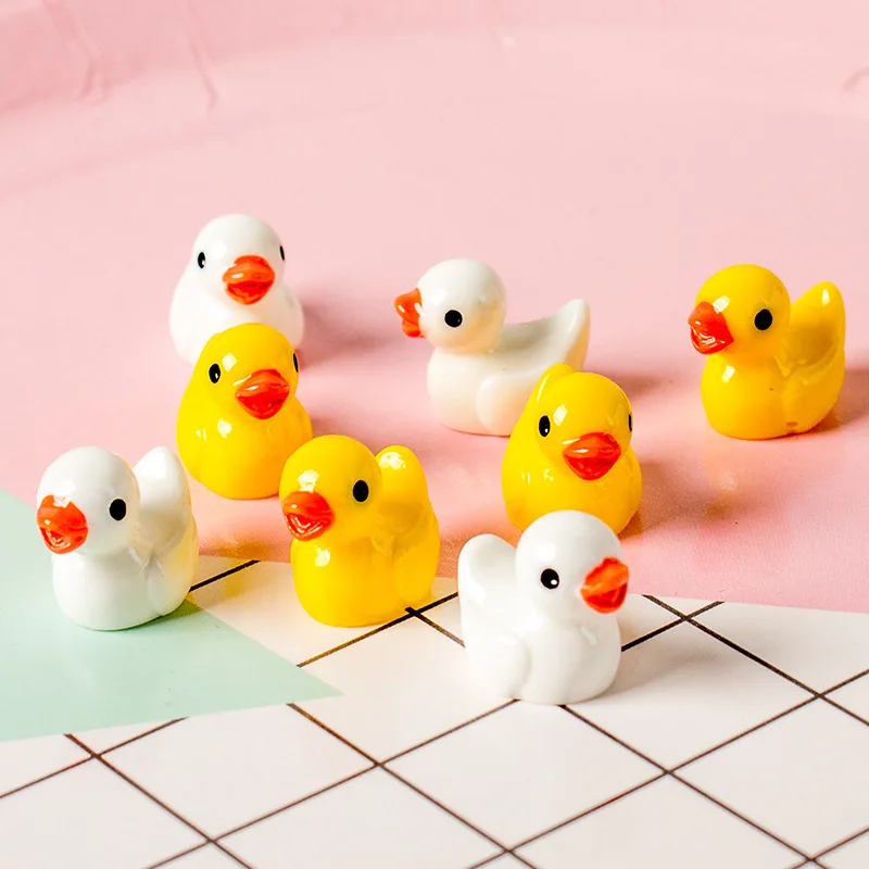 Hot Selling Mini Yellow Duck Resin Crafts Easter Ornaments Resin Figure Cute Animal Pendant Home Garden Decoration Slime Charm