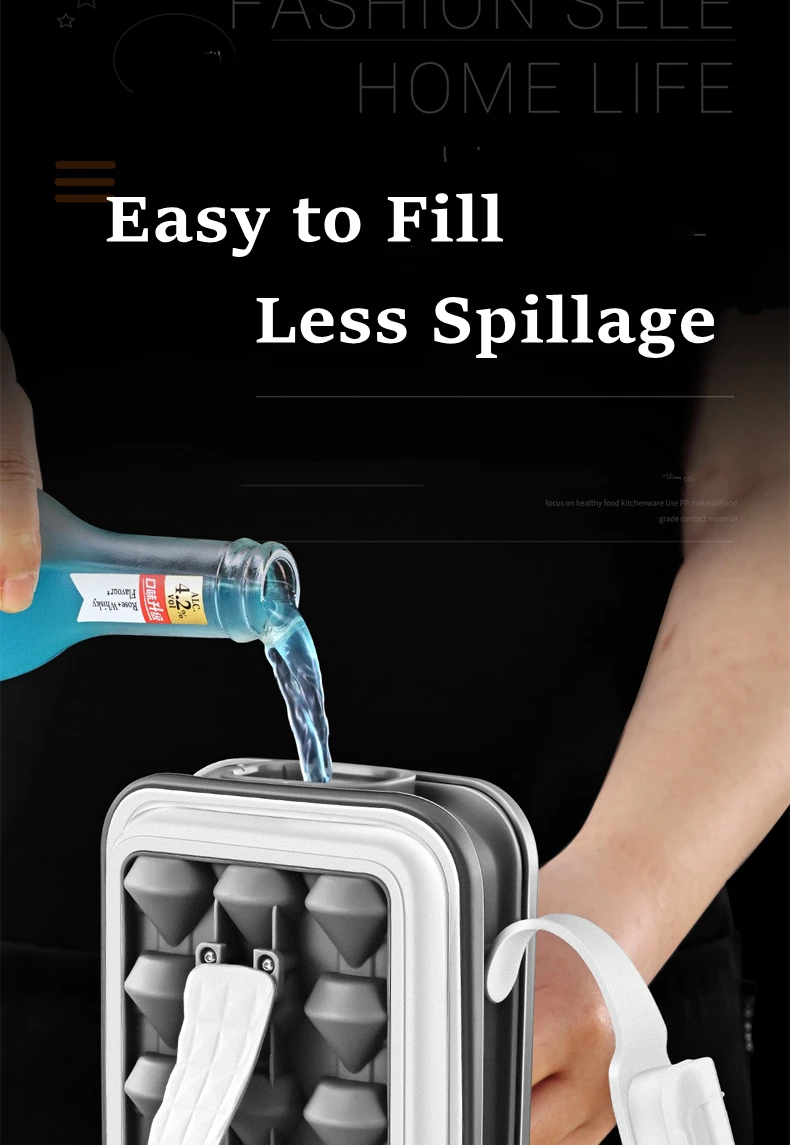 Wholesale Leakproof Dimon Shape Amazon Top Seller 2 In 1 Silicone Cube Tray Molds Ice Ball Maker Kettle Bottle