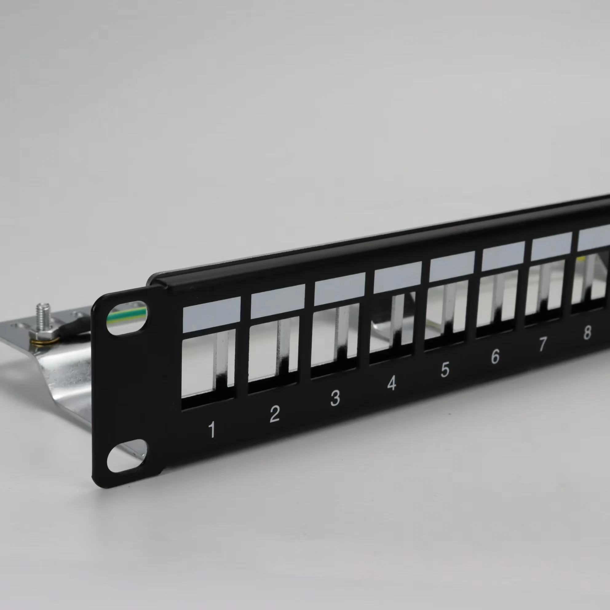 Factory Wholesale Price 16 24 48 port Cat5e cat6 cat 6 Cat6a cat7  UTP stp patch panel rack
