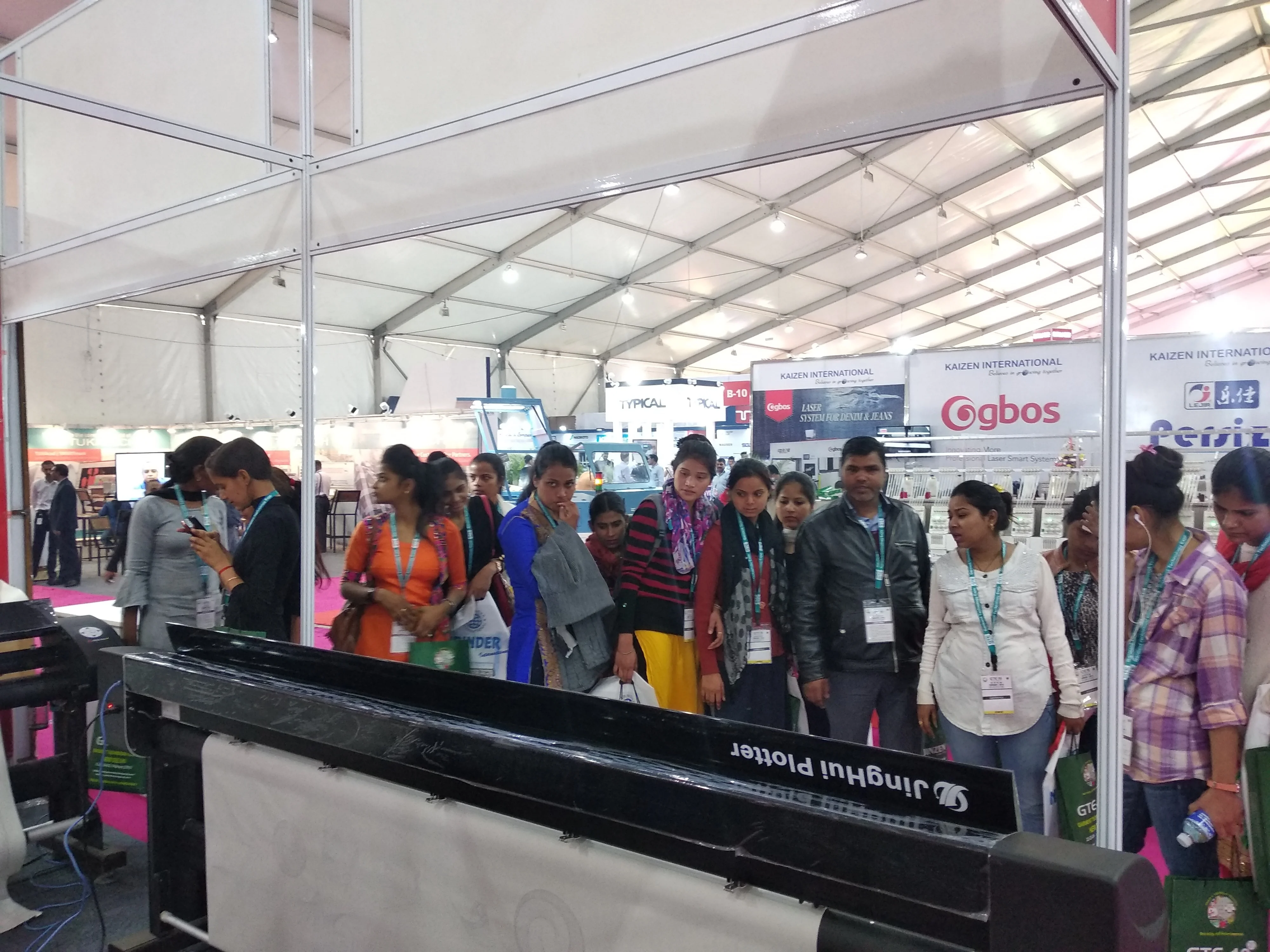
large format inkjet plotter with big ink tank for garment industry 