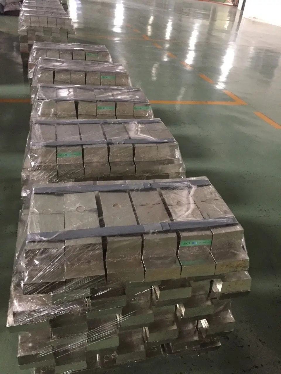 Metal Material Tin Silver Tin 99.95% Top Sale Non Alloy Tin Ingot Sn99.95