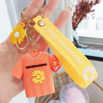 2020 Hot Korean Custom Daisy Flower t shirt PVC Rubber Pendant Keychain