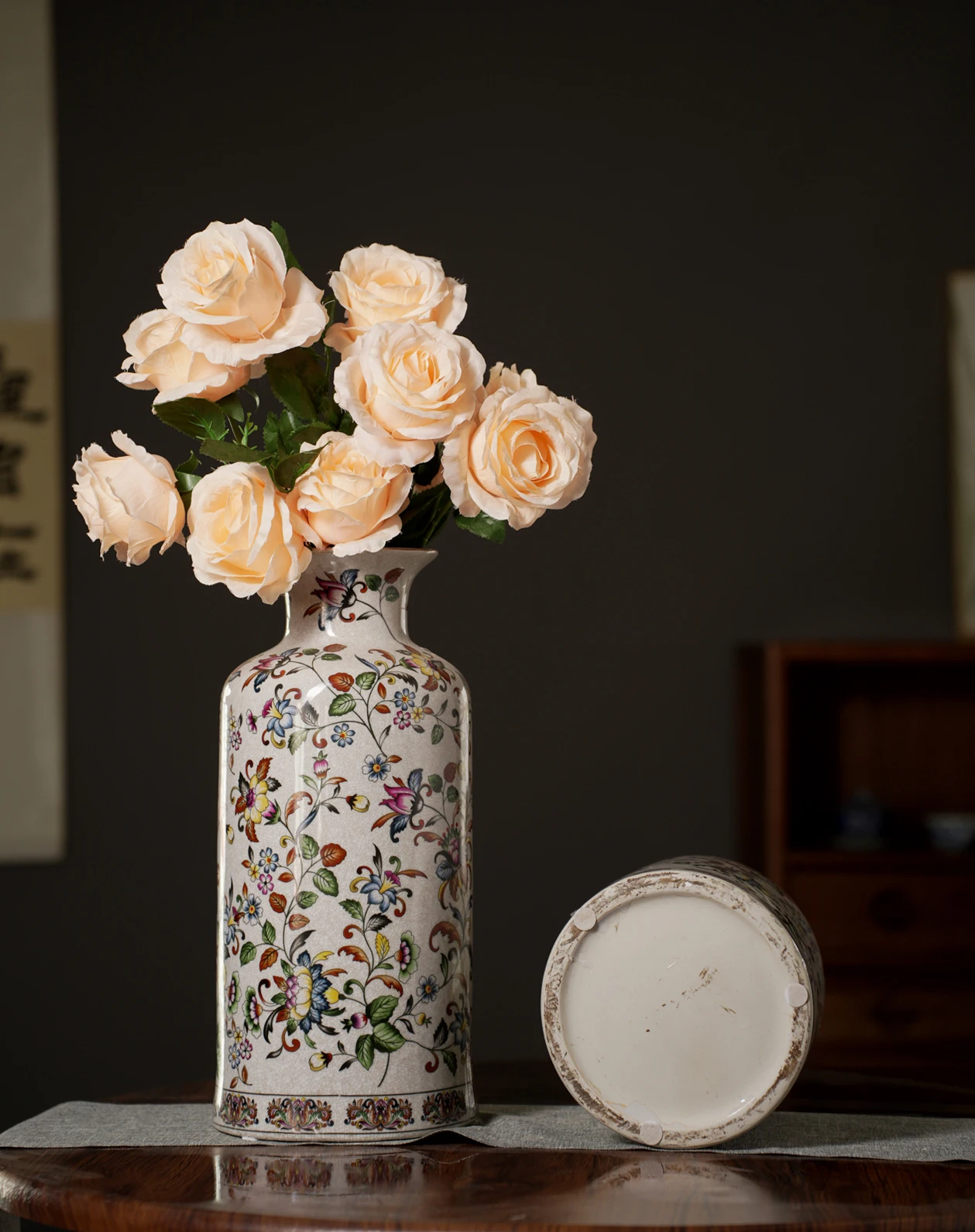 2024 Nordic Single Stem Ceramic Flower Vase Modern Art Deco Design Age-Appropriate Home Decor Chinese Style Pottery Antique Age