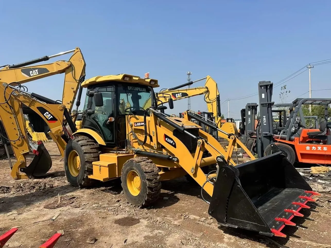 Хорошее качество Подержанный экскаваторный погрузчик Caterpillar 420F автомобиль в хорошем состоянии и хорошо продается дома за рубежом.