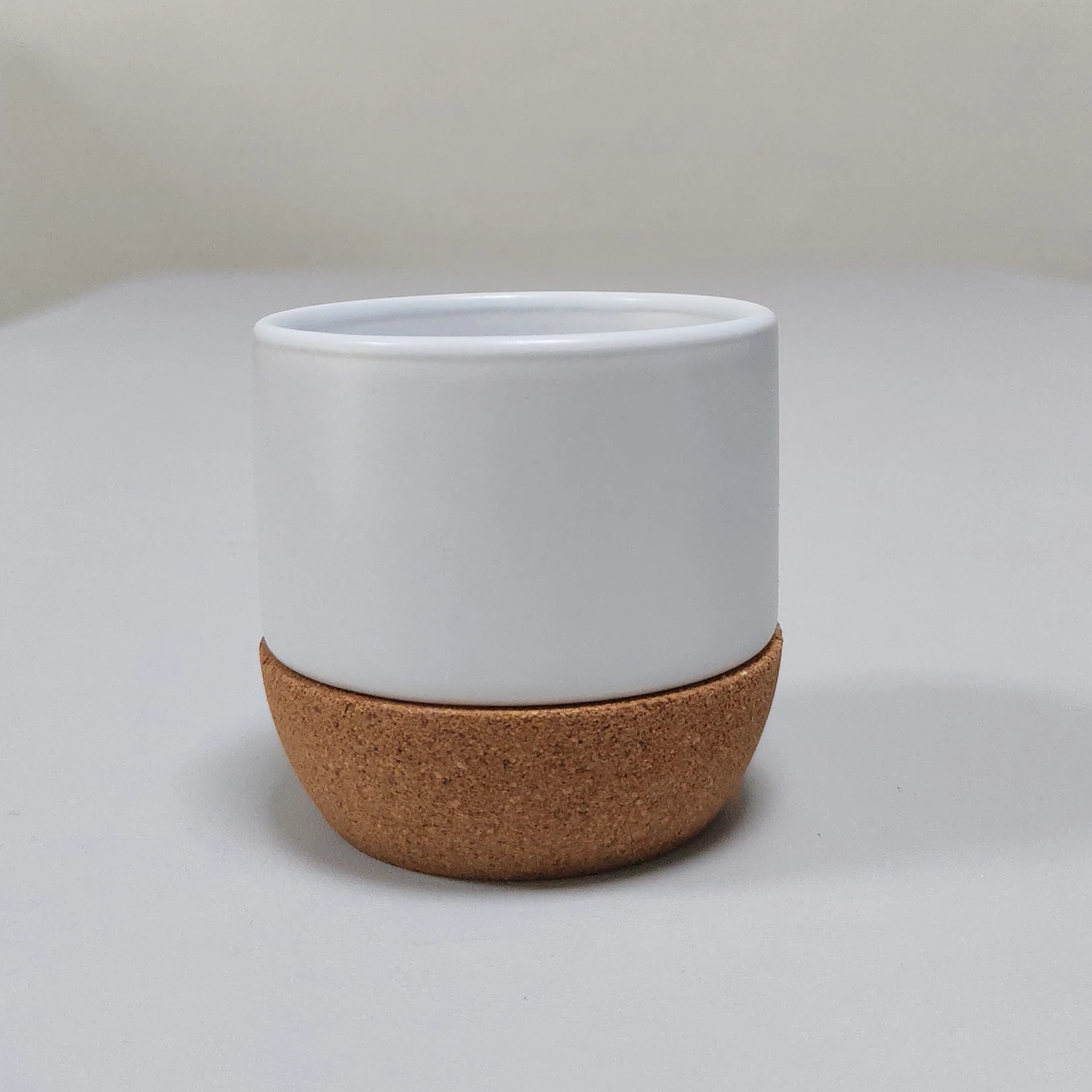 New Creative Gift 5oz 150ml Stemless Espresso Ceramic Black White Cup With Cork Bottom Custom Logo Printed