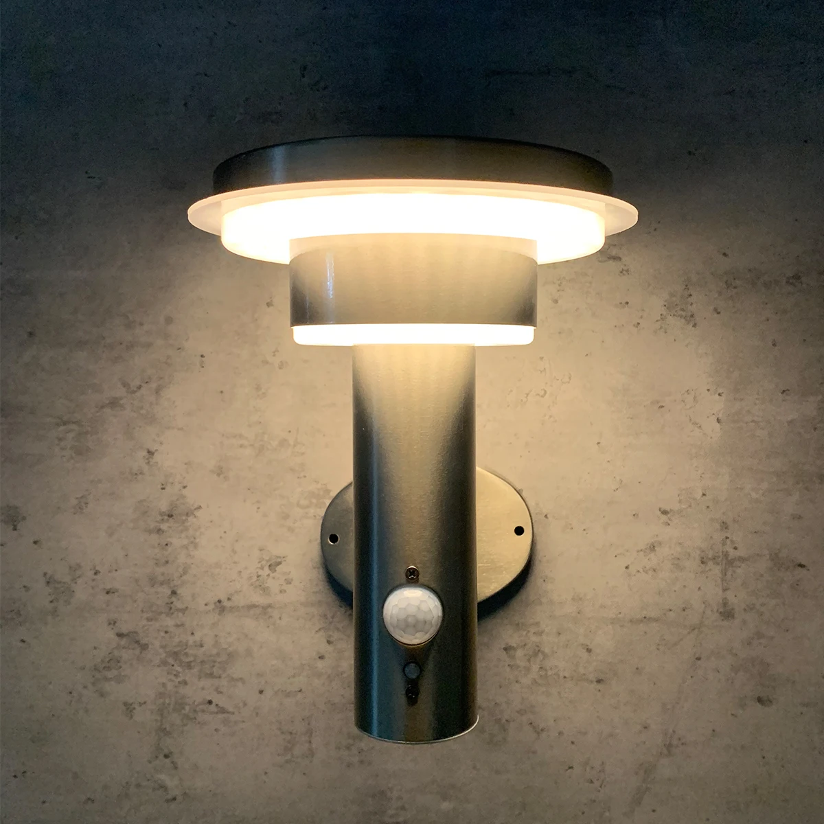 
NBHANYUAN Factory Outdoor Waterproof Activated Wall Lamp IP44 Solar Motion Sensor Wall Light Outside Led Solar Light Garden 