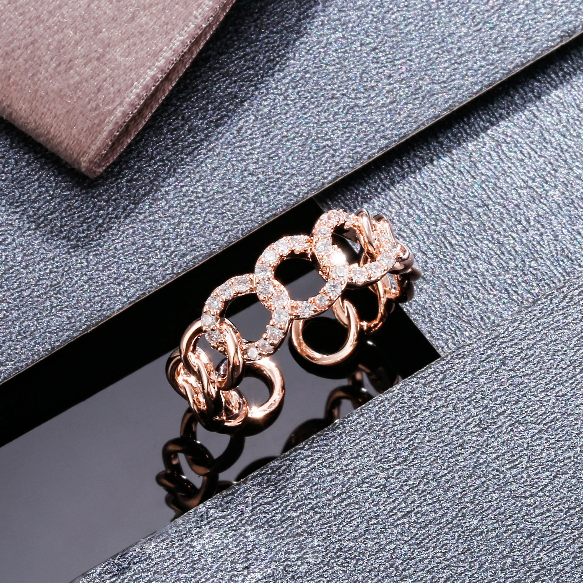 Designer Type 2021 Trendy Gold Plated Hollow Heart Diamond RIng Jewelry Women Wholesale