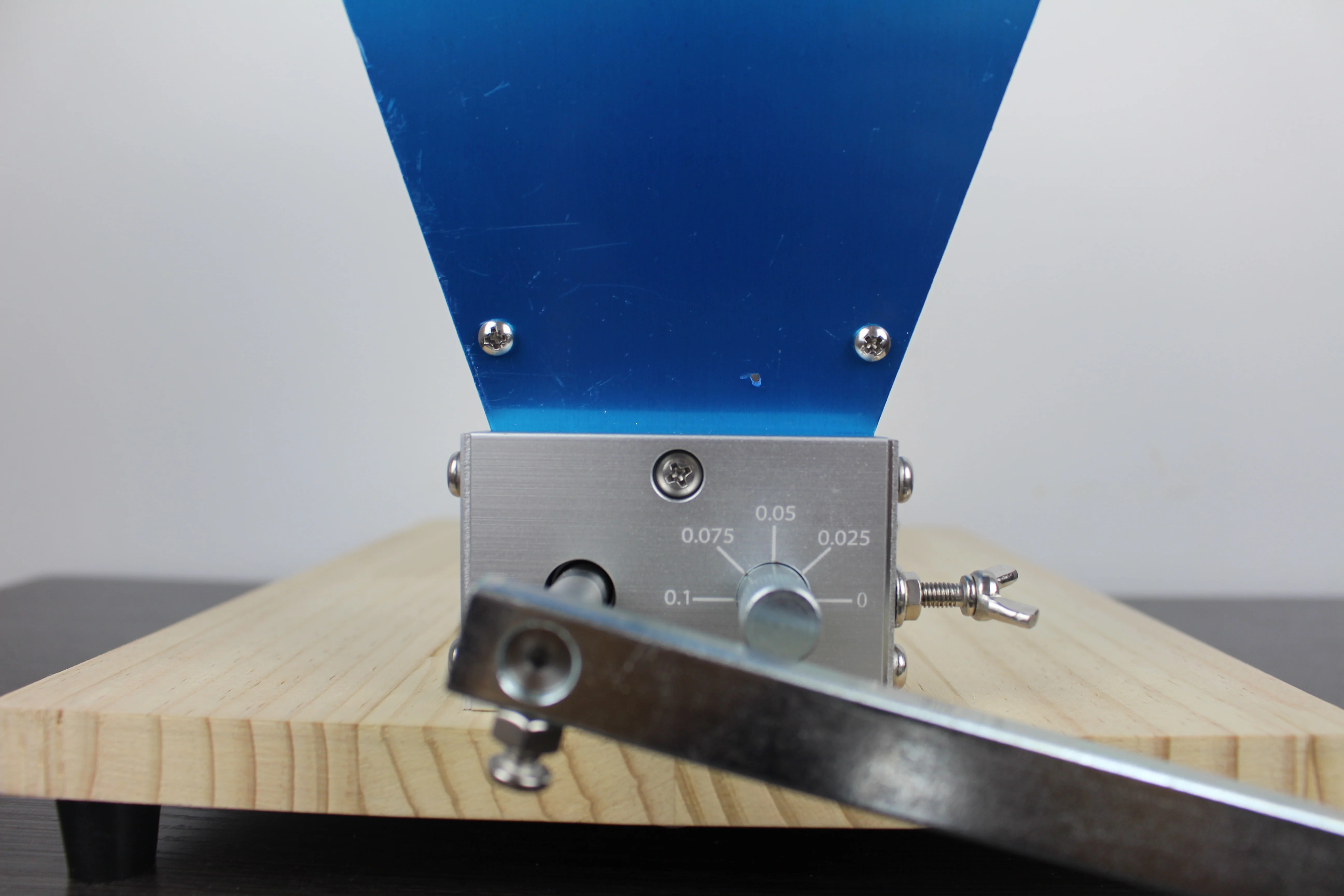 Home Brew Malt Mill 2 Roller Grain Mill Barley Grinder with Pine Wooden