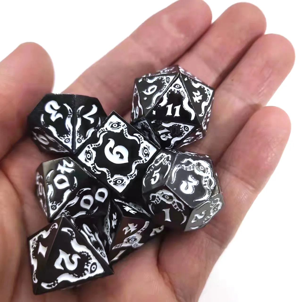 Dnd & Rpg Mtg оптовая продажа кубических игральных Кубков аксессуары для настольных игр Набор многогранных металлических с номерами