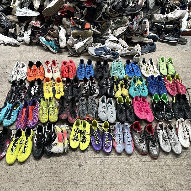 Wholesale used soccer shoes branded second hand running men shoes second hand used soccer football shoes boots bales
