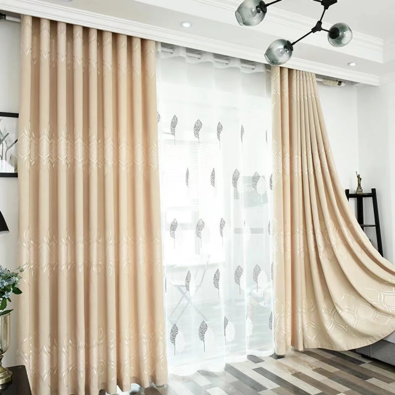 China Factory Luxury Beautiful Latest Print Jacquard Blackout Curtain Ready Made Curtain For Living Room