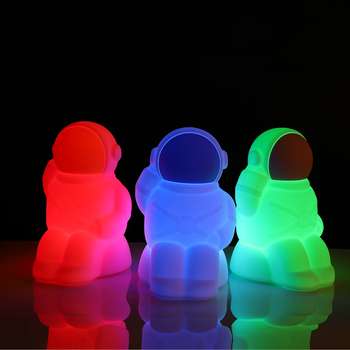 Modern Cute Mini Silicone Astronaut LED Night Light 3.7V AAA Battery Powered Spaceman Shape for Bedroom Baby Application