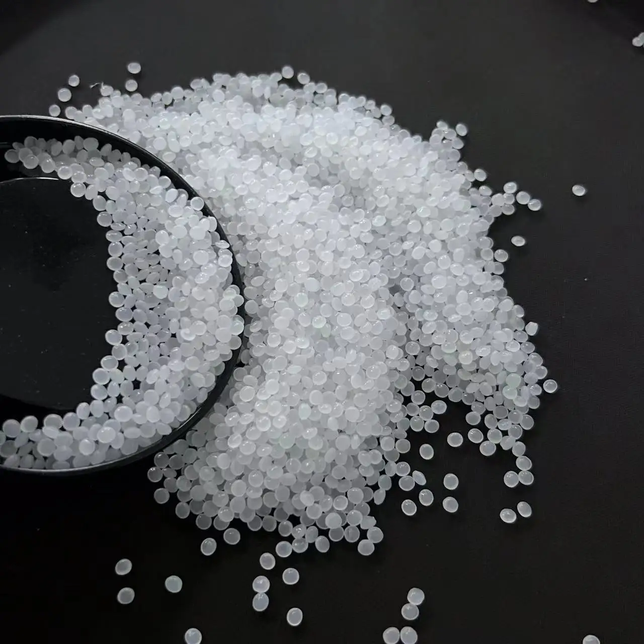 Линейный полиэтилен низкой плотности Sabic LLDPE 218WJ MFR 2 содержит скользящие и антиблочные добавки для упаковки общего