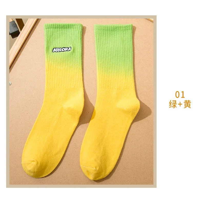 Stylish Autumn Winter Men Women Socks Young Girl Boys Street Sport Wear Cotton Long Tube Crew Socks Gradient Color Tie Dyed