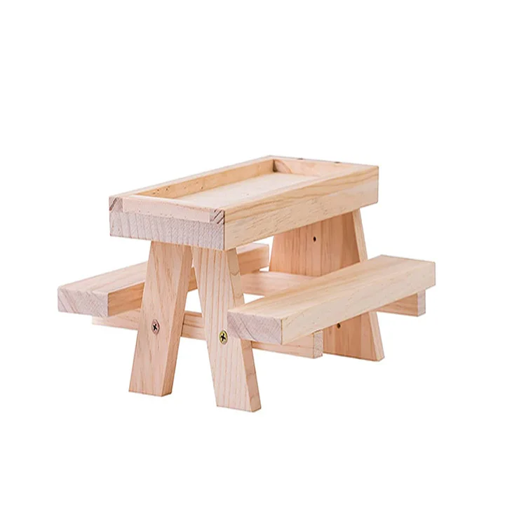 Wholesale Eco-Friendly Bamboo Hamster Feeding Small Animal Food Dish Handmade Cage For Outside  Pinewood Squirrel Bench Feeder