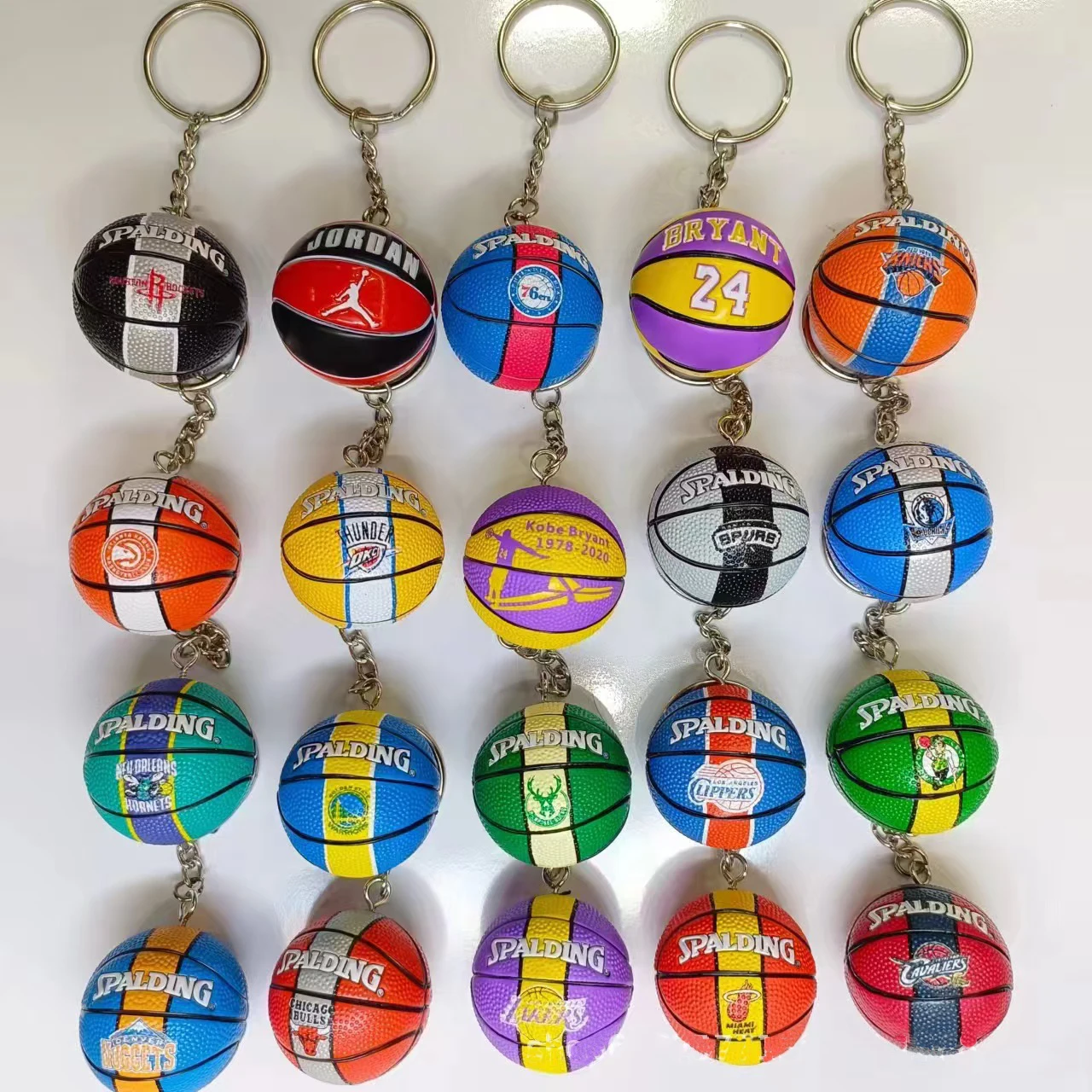 Hot Sale Basketball Team Keychain 3D Mini Super Star Kobe James Curry Harden Durant Plastic NBA Basketball Keychain