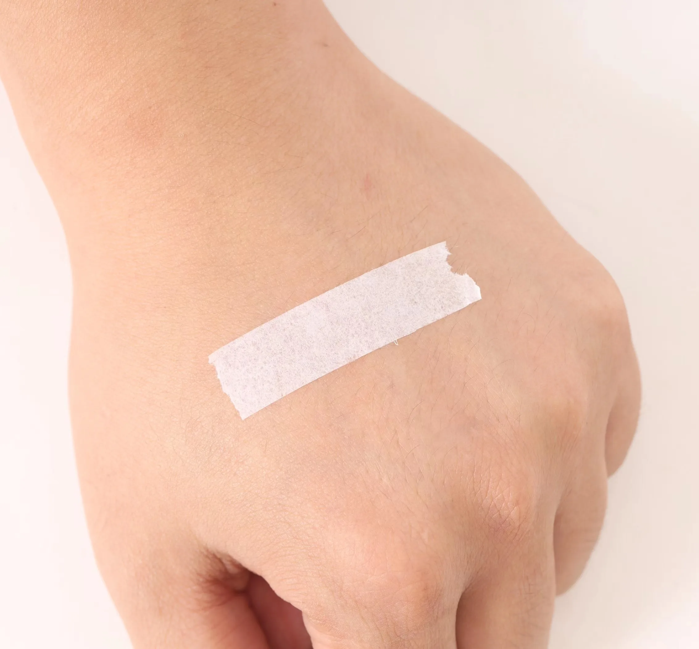 Hight Quality Medical tape non woven silk tape waterproof heel anti-wear breathable wound dressing 5m non-sterile non woven tape