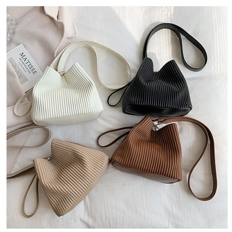 Guangzhou Factory Striped Ladies Fall Winter Bucket Shoulder Purses Pleated Women High Quality Handbag