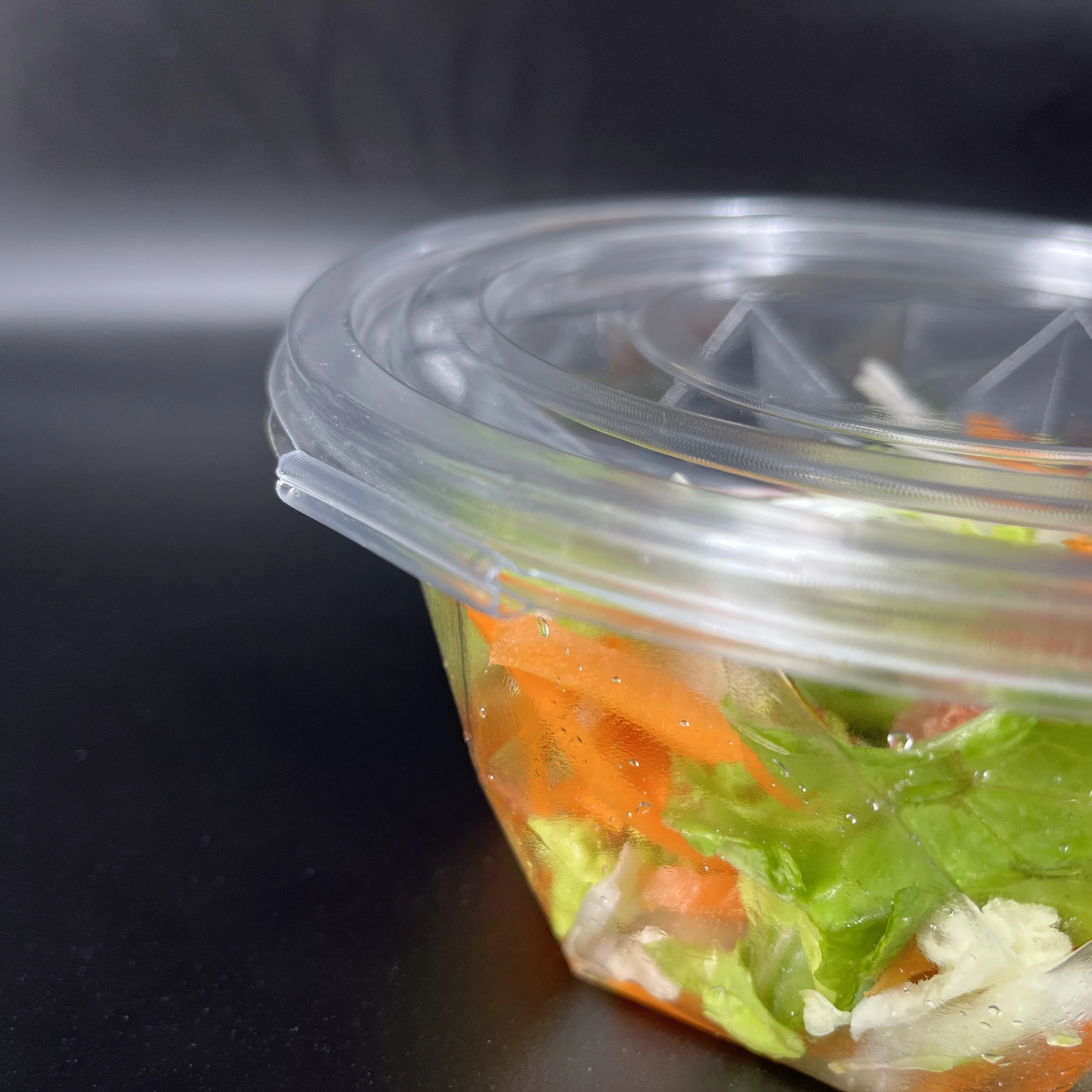 32oz Salad Bowl Round Food Container Fruit Box with Lid RPET Plastic Wholesale Disposable PET Transparent Blister Salad Tray