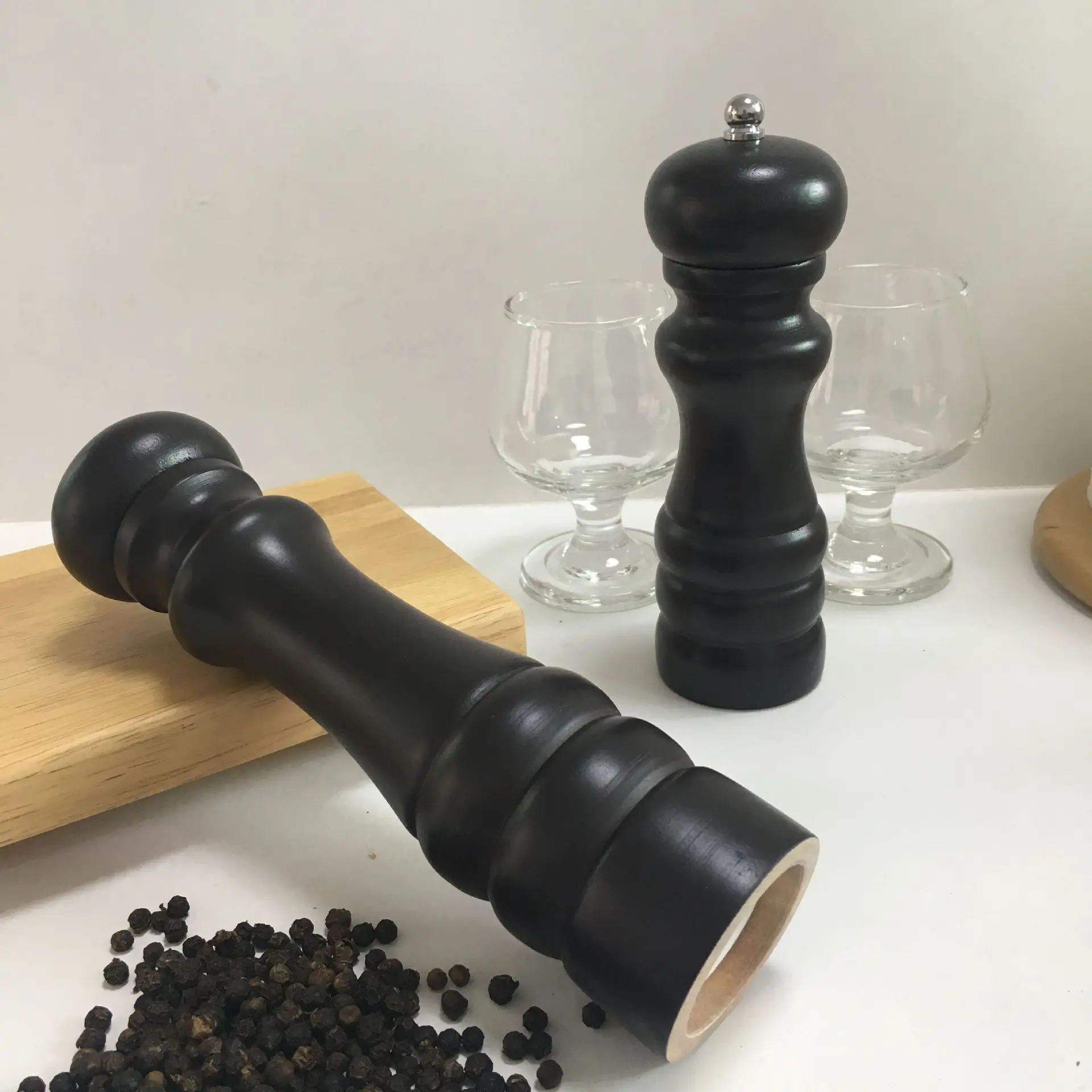 Kitchen Usage Wood Bottle Salt And Pepper Grinder Set With Tray Kitchen Accessories