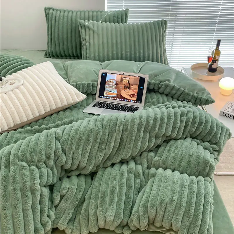 4pcs/Set Bedding Sheet Sets Milk Velvet Fabric Warmful Soft Bedsheet Sets For Winter sleeping Wholesale