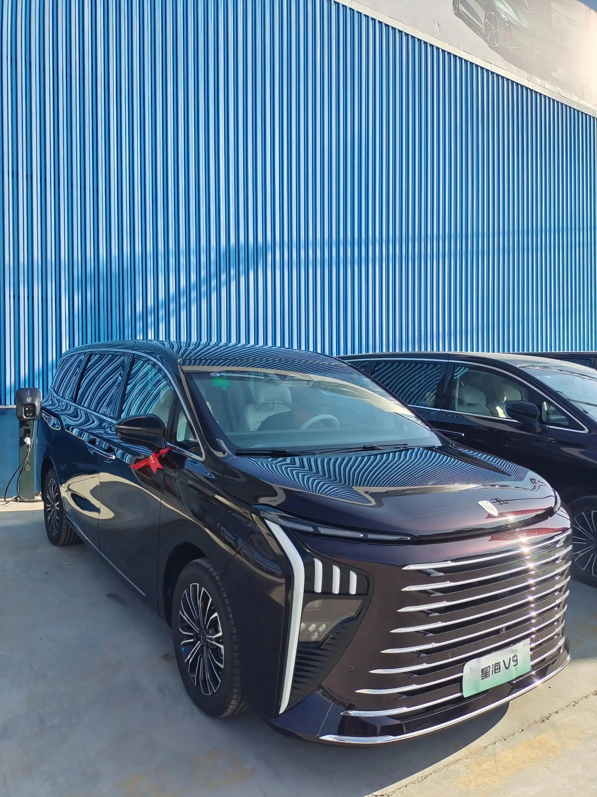 Роскошный 7-местный автомобиль Dongfeng Forthing V9 MPV китайский подключаемый Гибридный внедорожник 1 2 л/100 км 1300 длиной Новый энергетический 2024