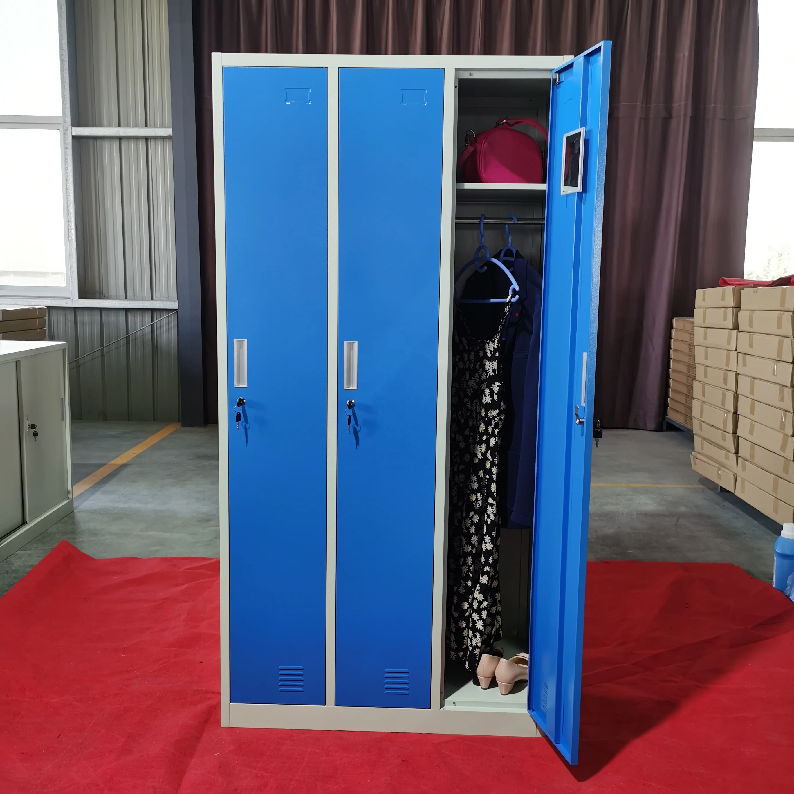 high quality and low price 3 -door blue staff metal locker
