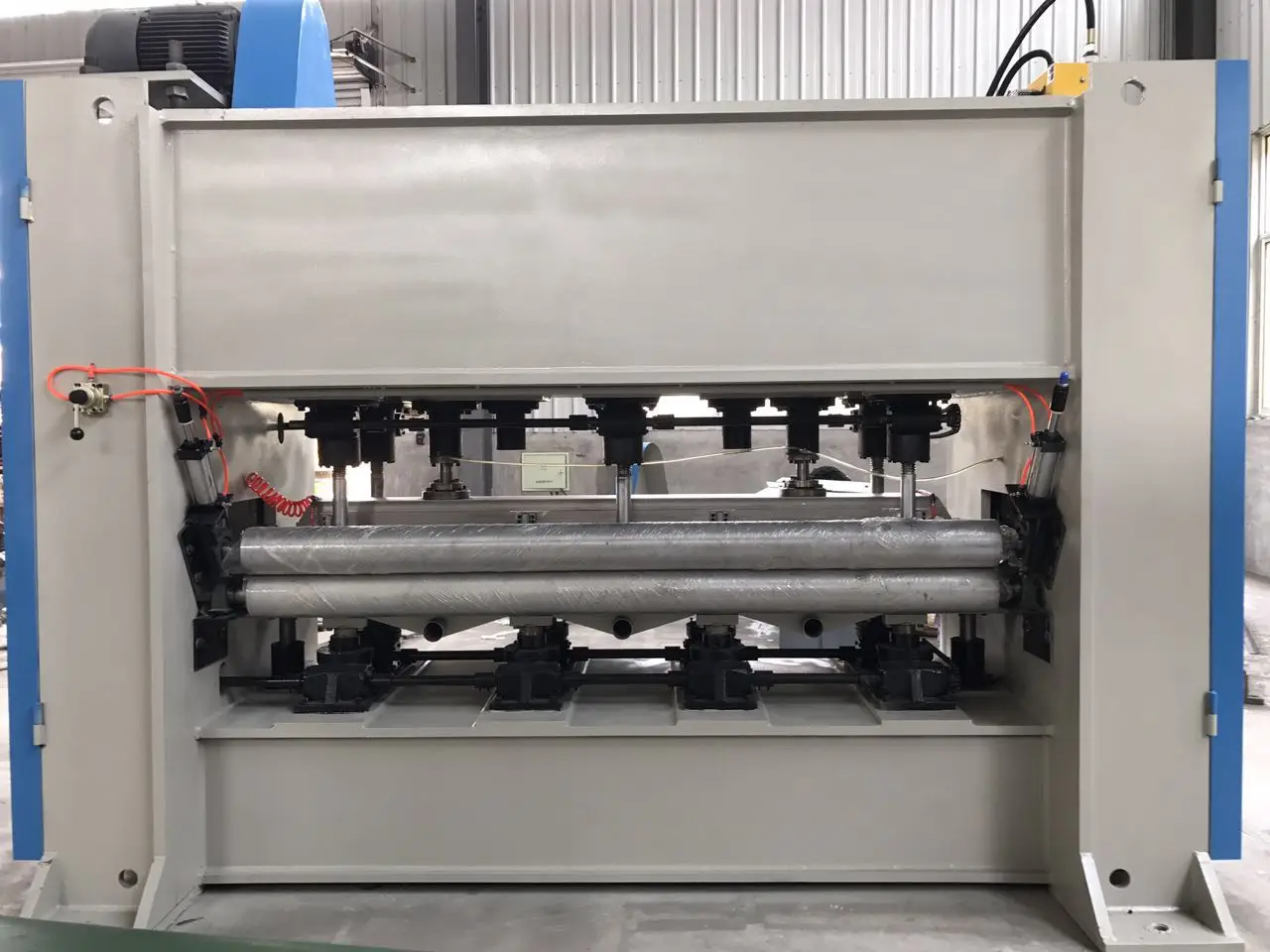 High Efficiency Medium Speed Needle Punching Quilting Machine New Nonwoven Felt Geotextile Punching Machine for Manufacturing