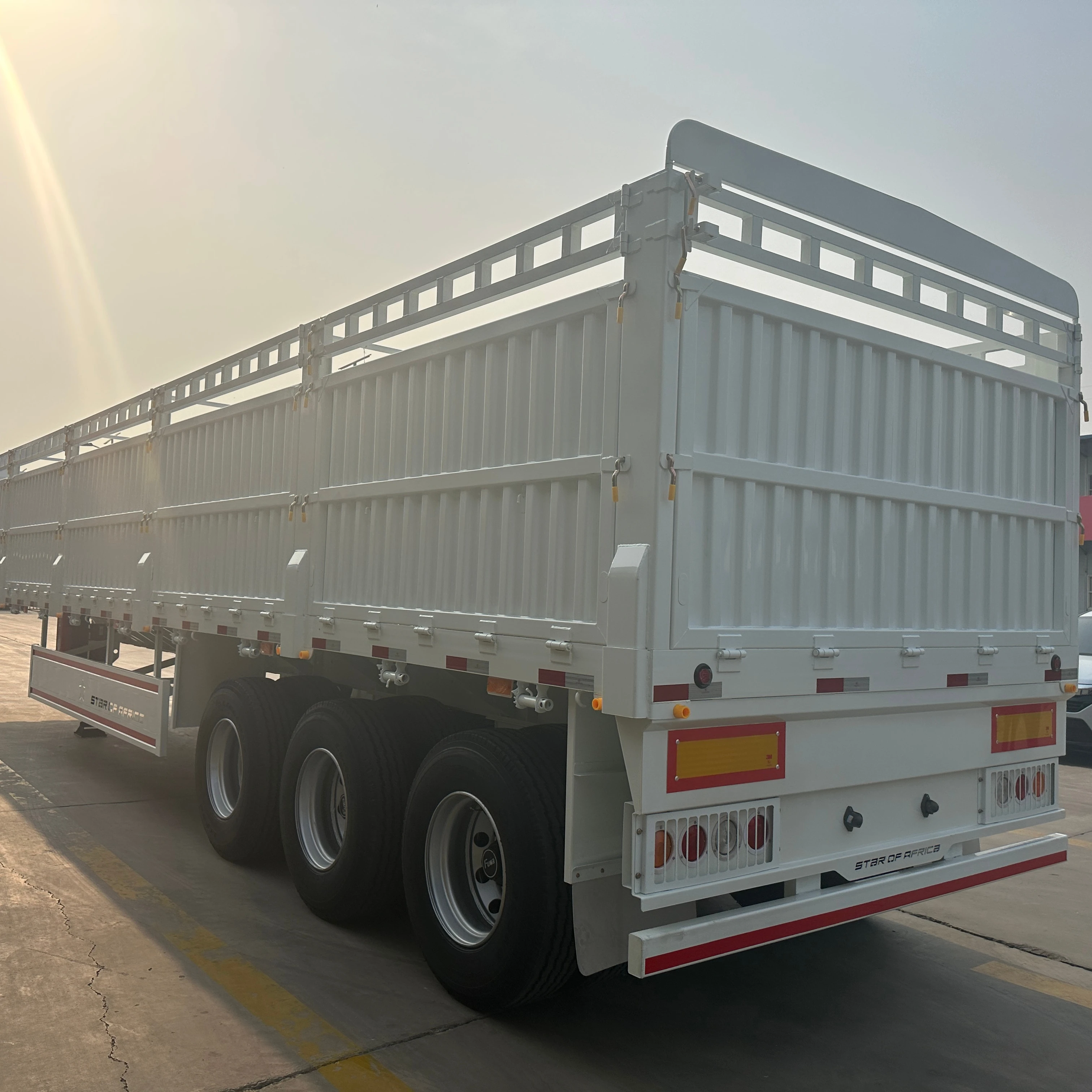 2024 New Design Vehicle 60 Ton Fence Semi Trailer 3 Axle Cargo Transport Semi Trailer For Sale