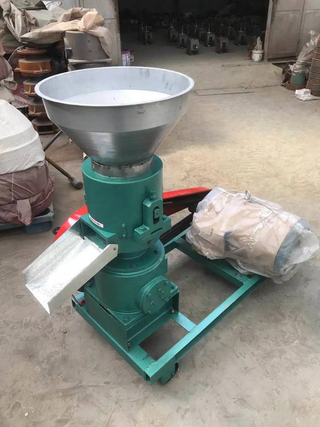 Adjustable length of dog food pellet machine for farms animal Feed particles pellet machine