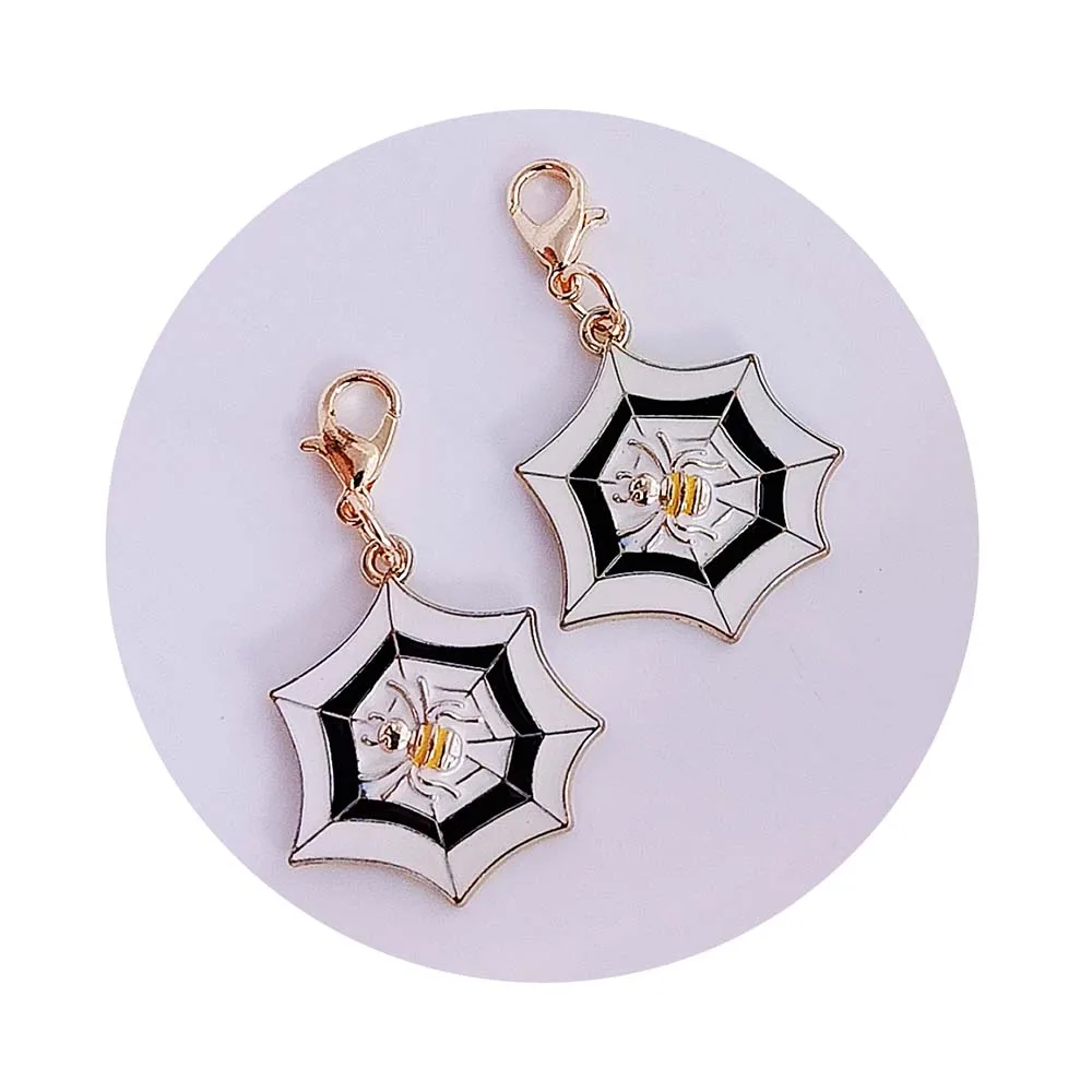 YiWu factory bulk cheap price Halloween metal key chain 24*38mm spider web enamel charm