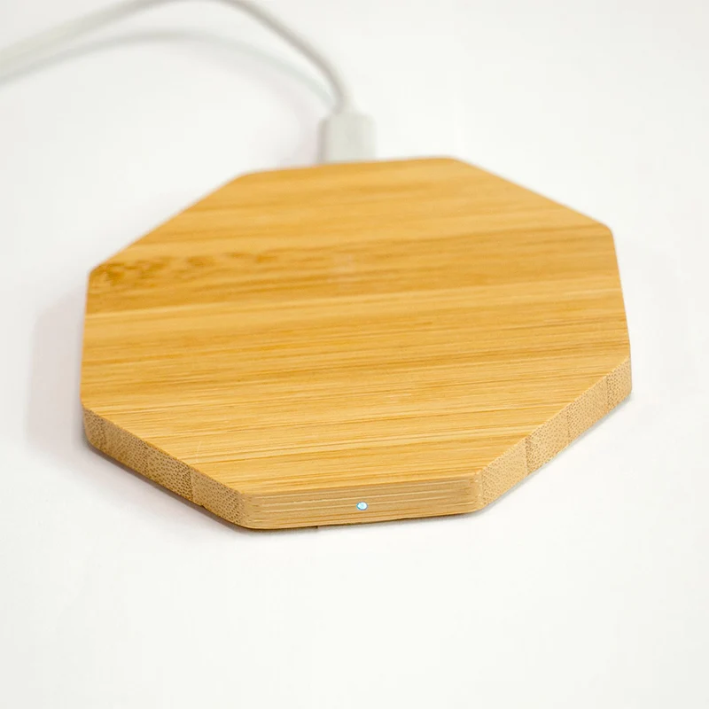Wireless Charging 2020 NEW Hot Selling Portable Universal Wooden Wireless Phone Charger Fast Charging  Customized Mobile Power