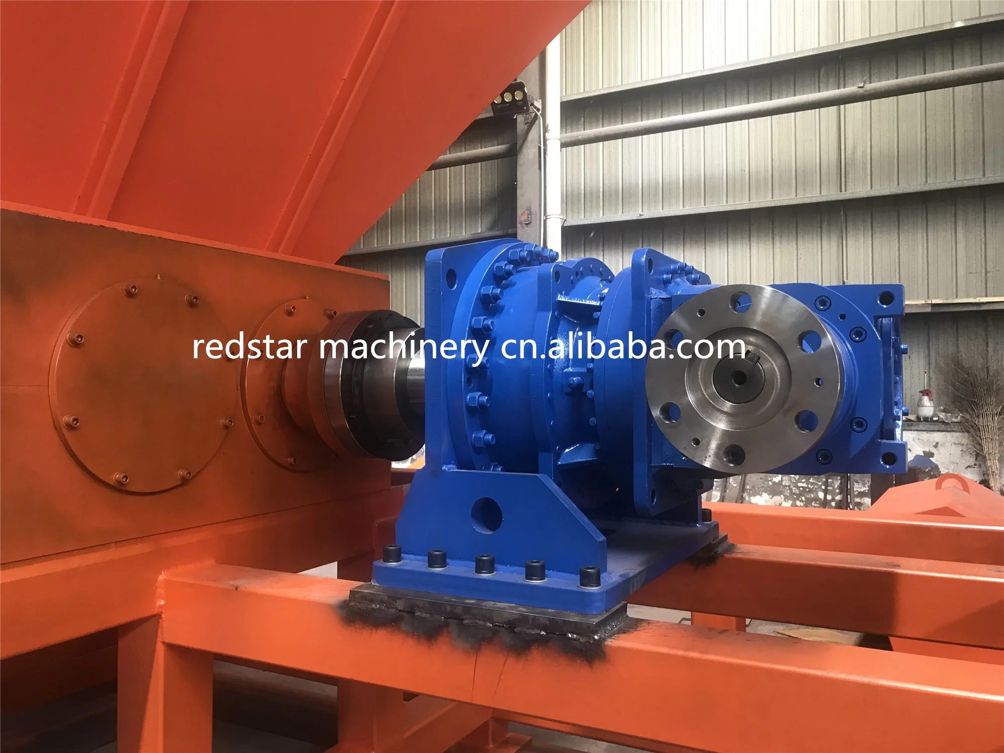 REDSTAR Scrap car shell, motor high power metal double shaft shredder for sale
