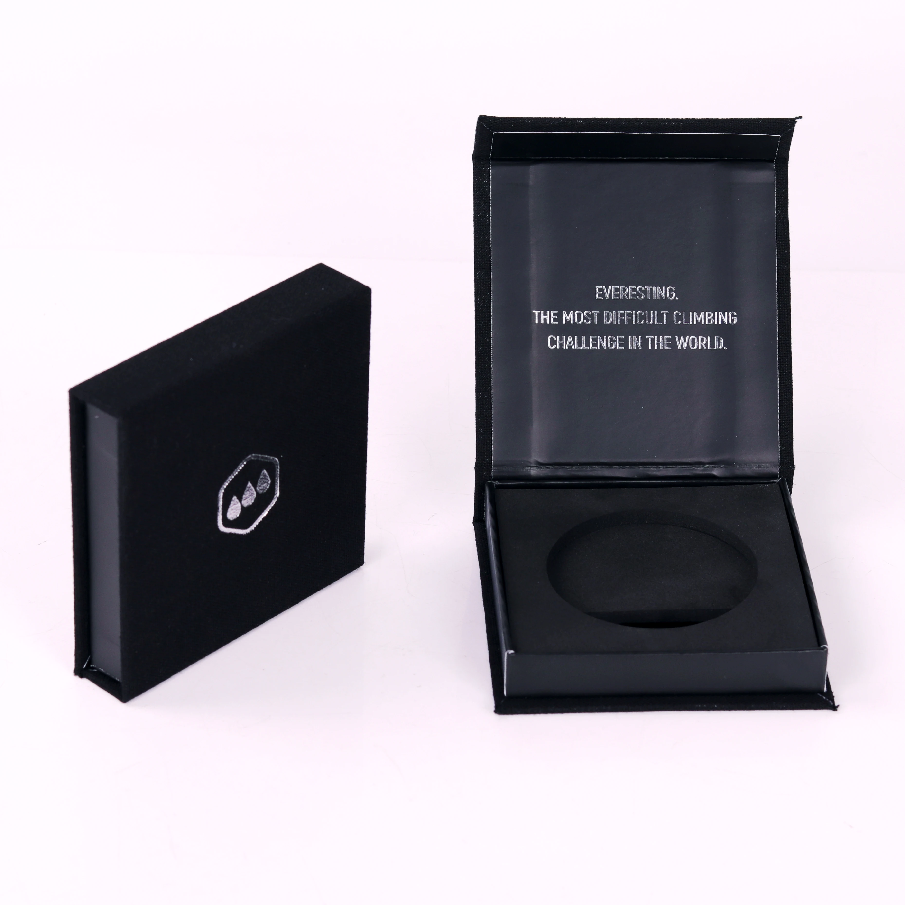 Luxury eco friendly gift boxes packaging with magnetic linen fabric large necklace box for jewelry usb picture pins