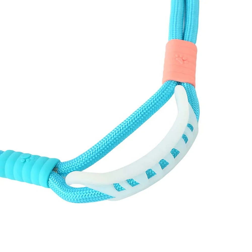 Dog Leash 6 FT with Comfortable Padded Handle, Highly Reflective Threads Dog Leash for Medium Large Dogs