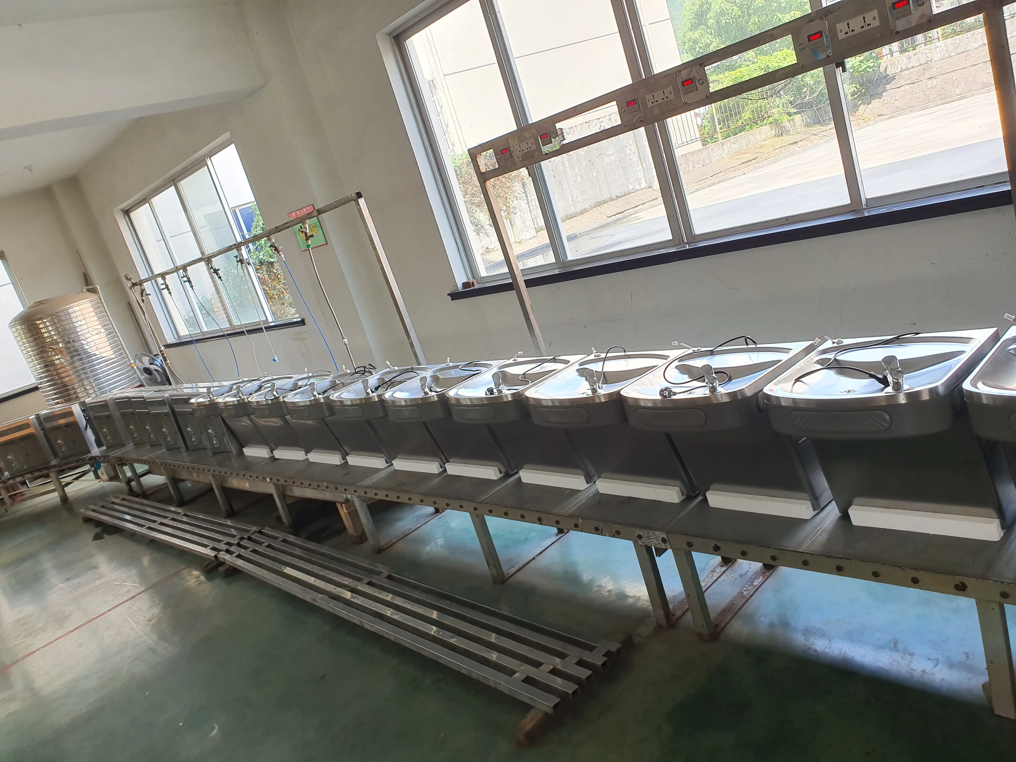 hot SS304 Wall Mounted Drinking Water Fountain Water Cooler For School Use