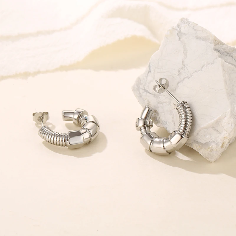 High Quality 18K Gold Plated brass Stainless Steel Jewelry Solid C Shaped Accessories Hoop Earrings E211298