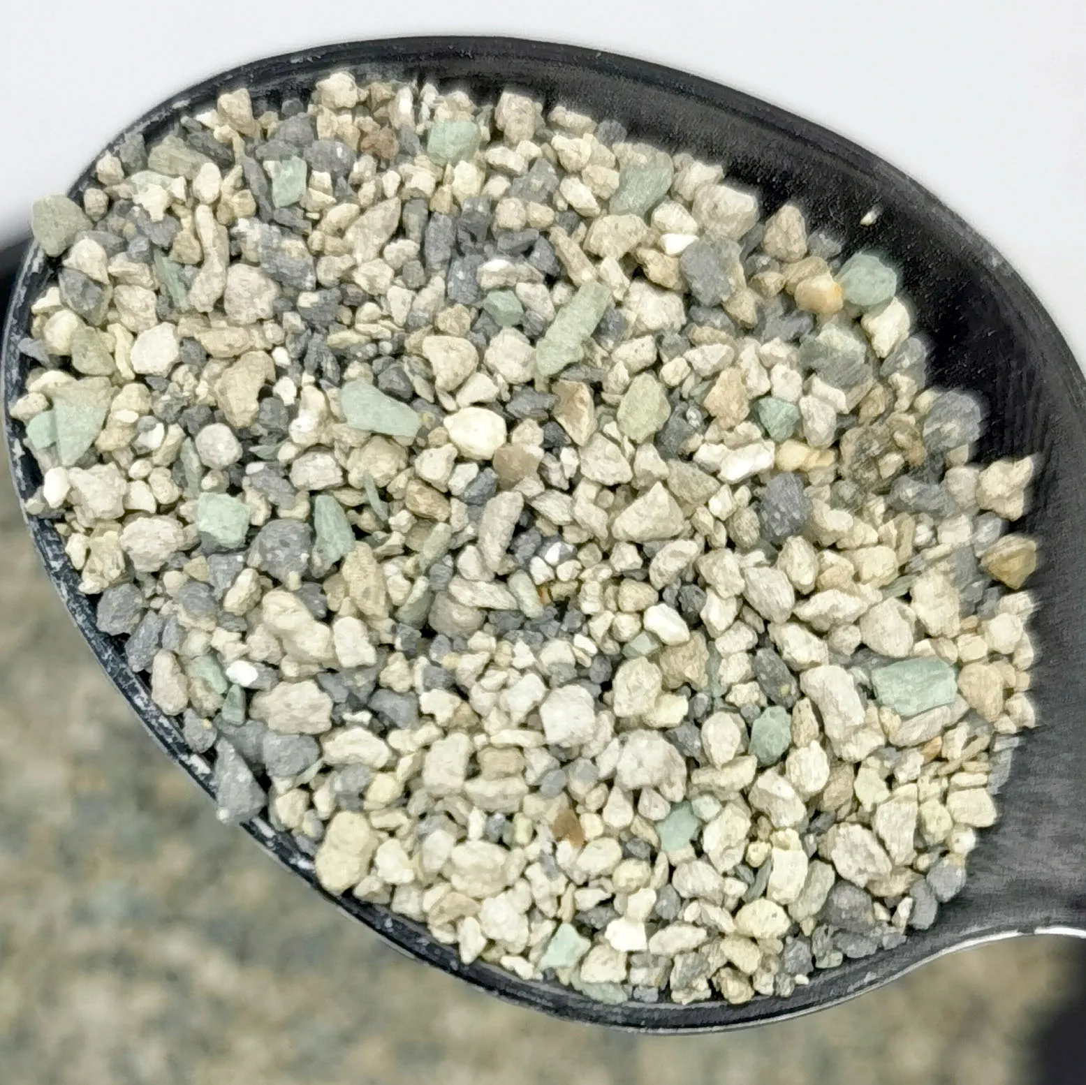 OEM Custom Natural Organic Lemon Fragrant Cat Litter Premium Clay Bentonite in Dust-Free Ball Shape Ball Colorless Clump
