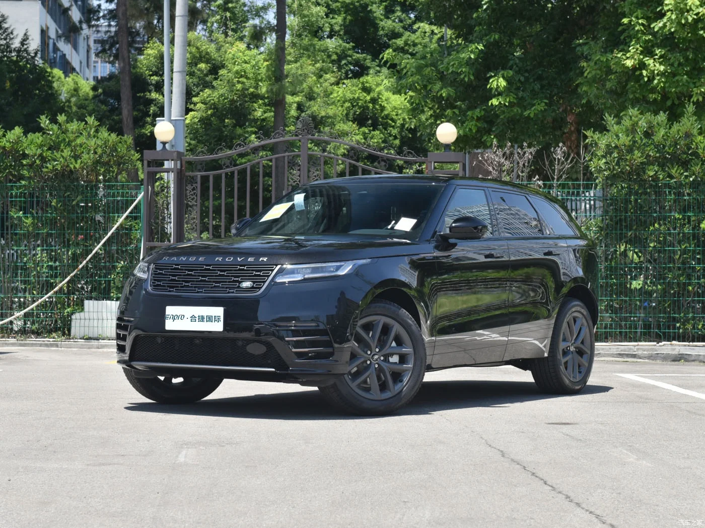 2022 марсоход Range Rover Velar P250 R-Dynamic S AWD Подержанный автомобиль